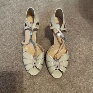 vintage inspired wedding shoes -38